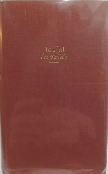 Kaus, Gina Teufel in Seide.