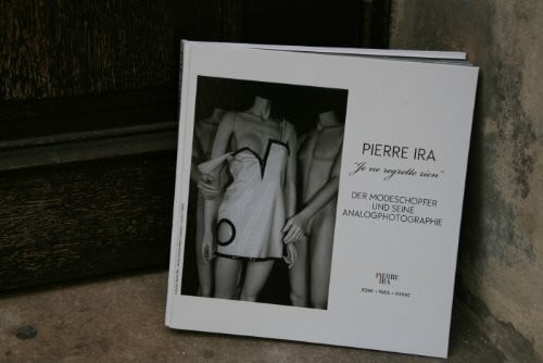 Ivasyuk, Lesya Pierre Ira: 'Je ne regrette rien': Der Modeschöpfer und seine Analogphotographie