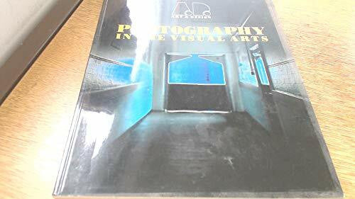 Stathatos, John Photography in the Visual Arts: The Mirror of the World (Art and Design Profiles)